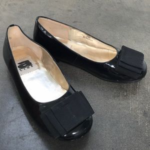 A line little girls flats